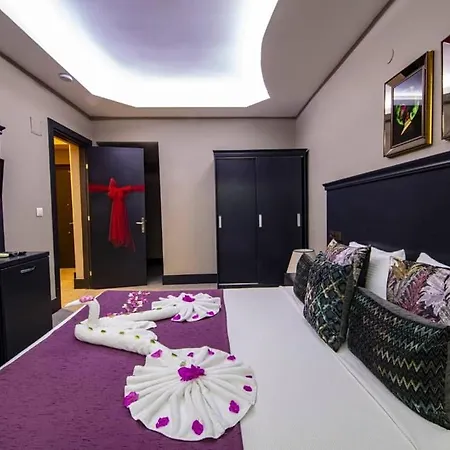 Golden Life & Ξενοδοχείο 4*