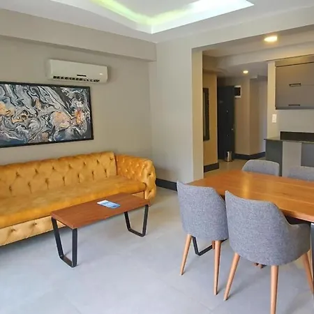 Golden Life & 4* Ολουντενίζ