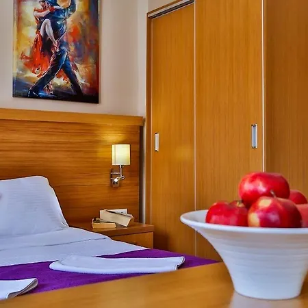 Ξενοδοχείο Golden Life & Ολουντενίζ