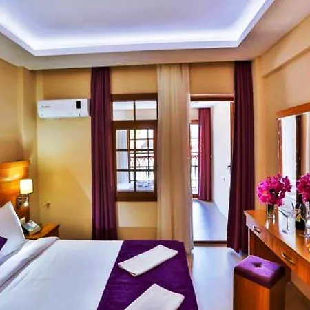 Golden Life & Ξενοδοχείο