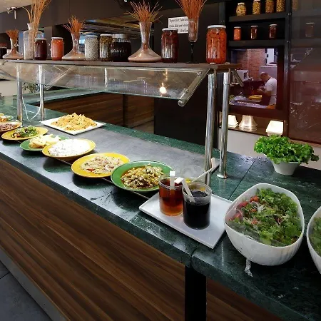 Golden Life & 4* Ολουντενίζ