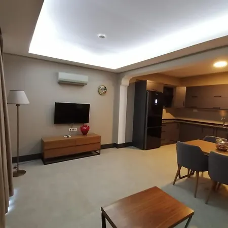 Golden Life & Ολουντενίζ