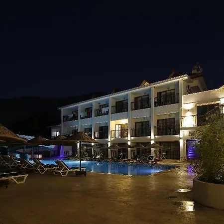 Golden Life & 4* Ολουντενίζ