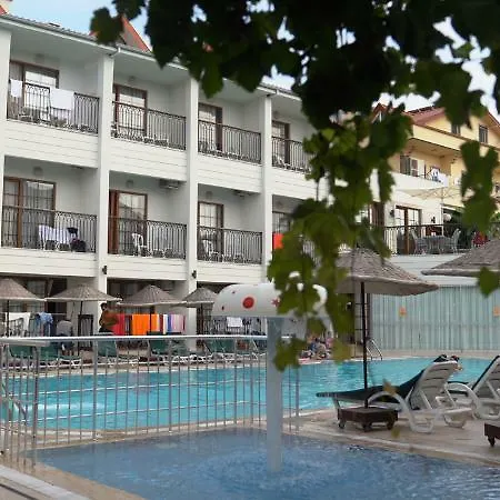 Golden Life & 4* Ολουντενίζ