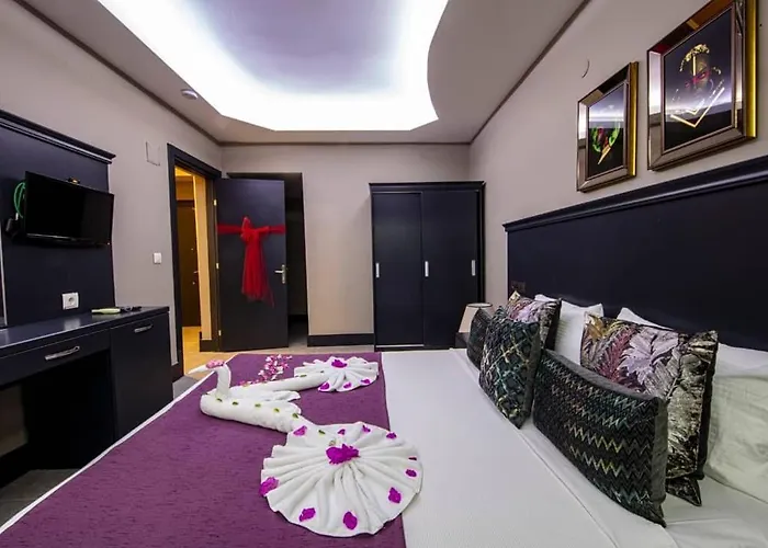 Golden Life & Szálloda 4*