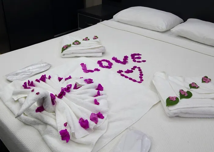 Hotel Golden Life &