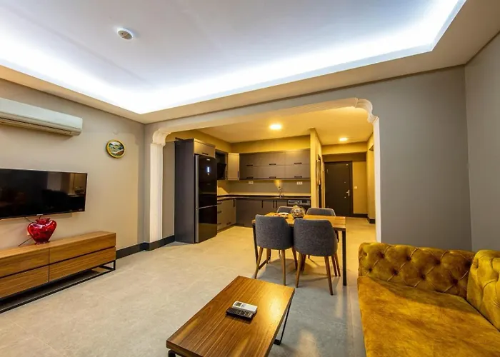 Golden Life & Szálloda 4*