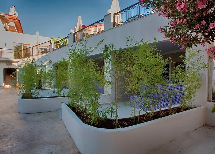 Szálloda Golden Life & 4*