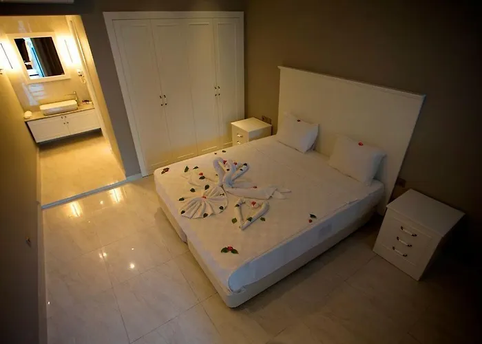 Golden Life & Szálloda 4*