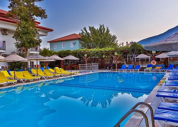 Golden Life & Hotel 4*