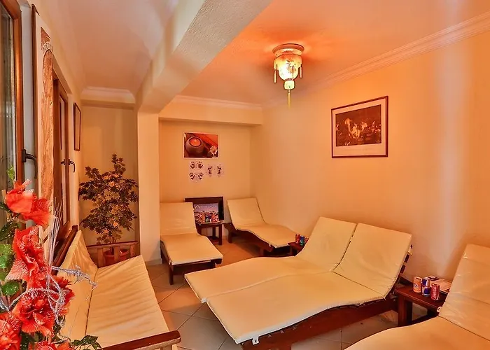 Golden Life & Szálloda 4*