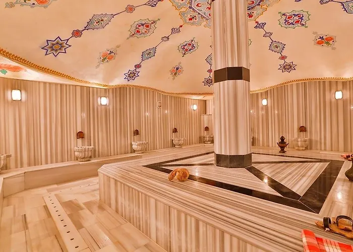 Golden Life & Szálloda