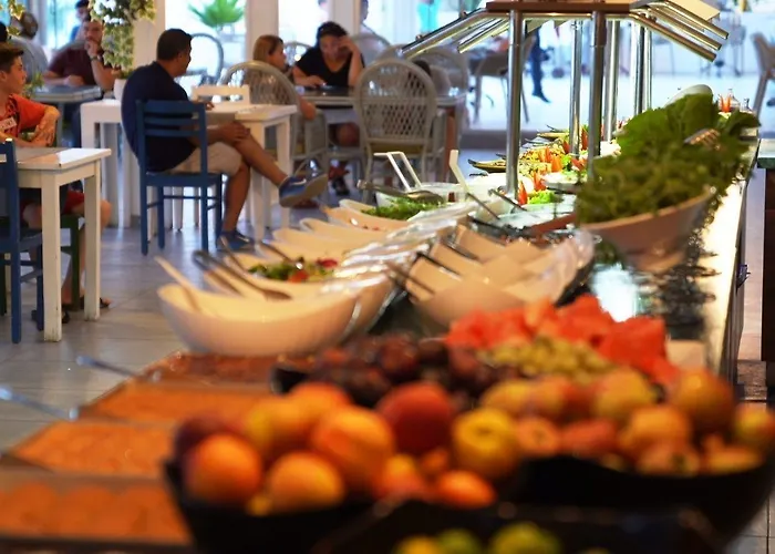 Golden Life & Szálloda 4*