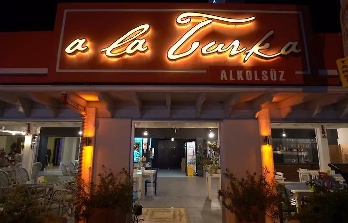 Golden Life & Szálloda 4*