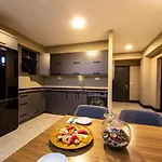 Hotel Golden Life & 4*