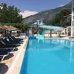 Hotel Golden Life & 4*