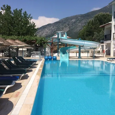 Hotel Golden Life & 4*