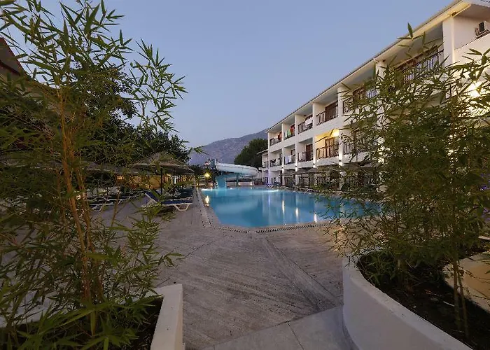 Hotel Golden Life &
