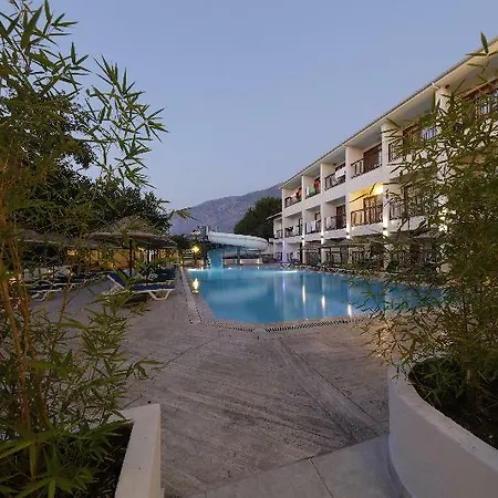 Hotel Golden Life &