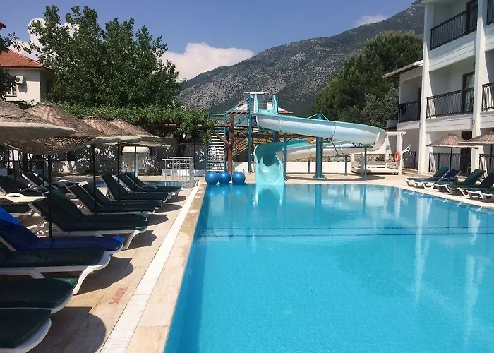 Ξενοδοχείο Golden Life & 4*