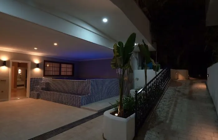 Golden Life & 4* Ολουντενίζ